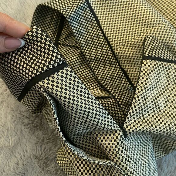 Max&Co goldish shorts, size 2 - Picture 5 of 8